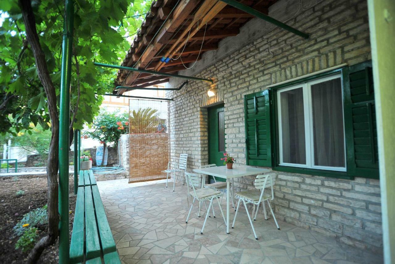 Apartments Sonia & Ana Trogir Exteriör bild